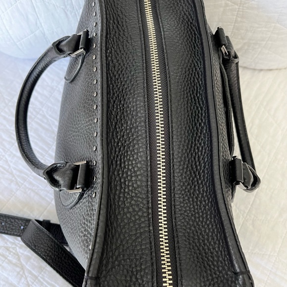 Elevate your style with a Rebecca Minkoff bag - Picture 4 of 10